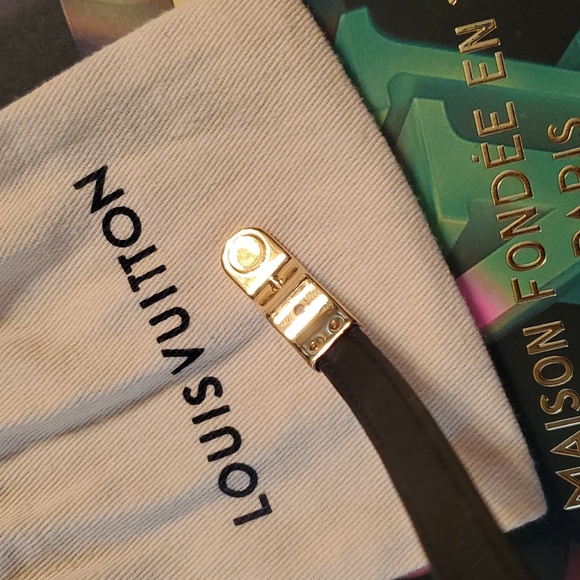 Louis Vuitton Monogram Fasten Your LV Bracelet includes Original Box & Dust Bag - Picture 7 of 10